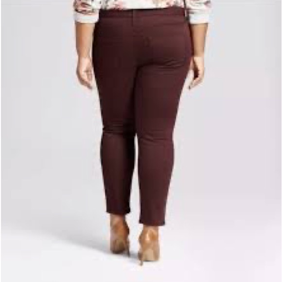Ava & Viv Plus Size Burgundy Jean - Picture 7 of 8